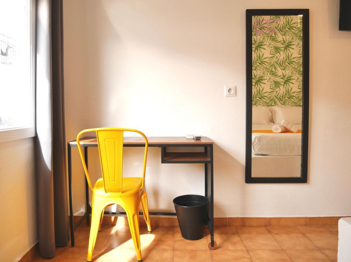 Nanit Rooms Ibiza Hostal Santa Eularia des Riu Pokoj fotografie
