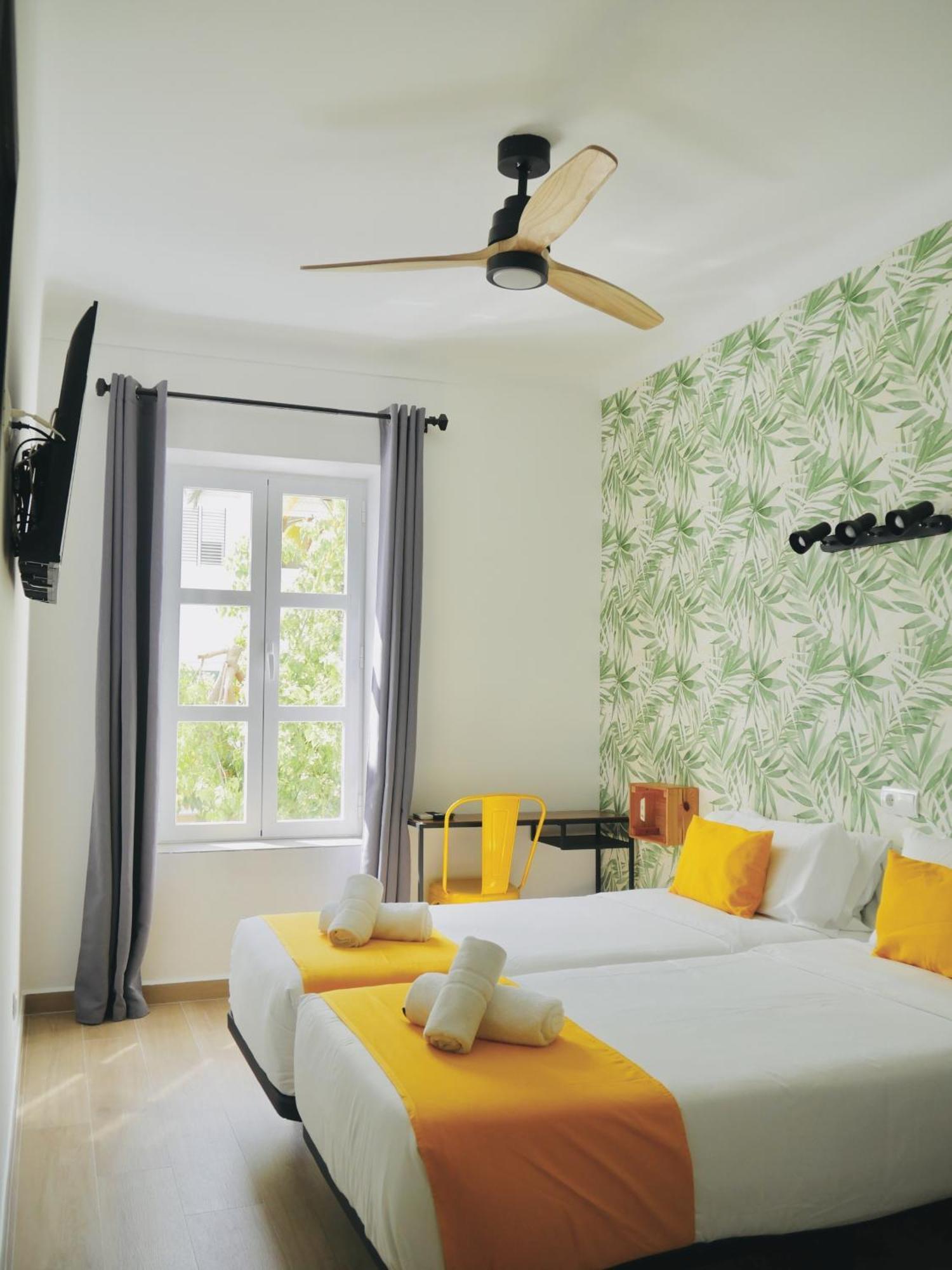 Nanit Rooms Ibiza Hostal Santa Eularia des Riu Pokoj fotografie