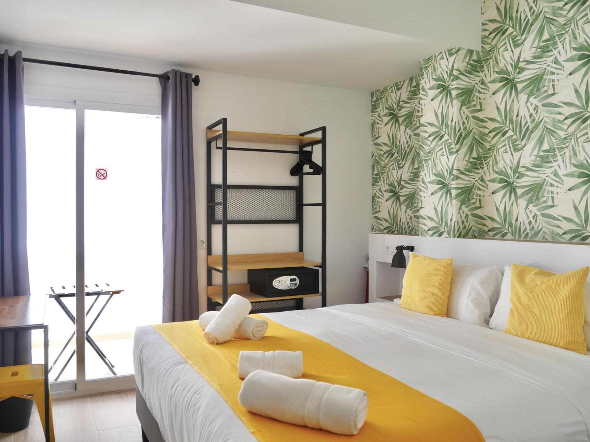 Nanit Rooms Ibiza Hostal Santa Eularia des Riu Pokoj fotografie